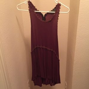 Maroon sleeveless flowy top